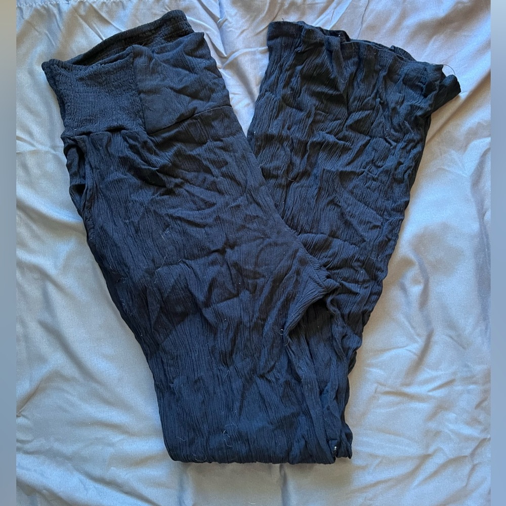 Black pair of casual pants elastic waist